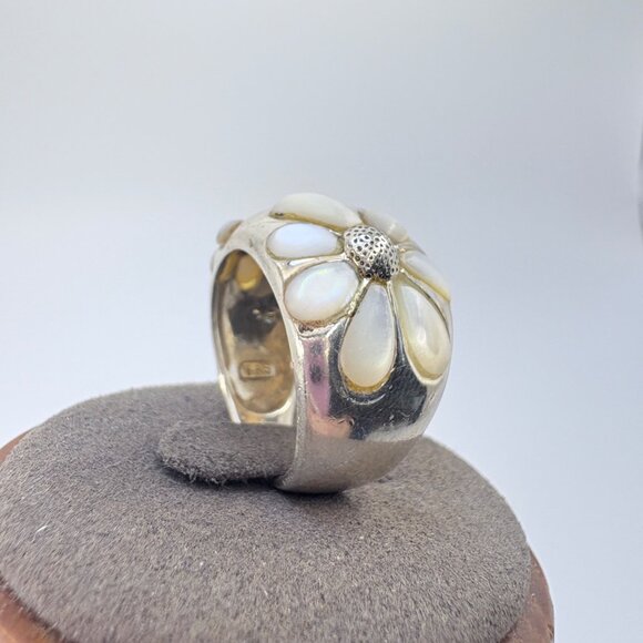 Sterling Silver 925 Mother of Pearl Flower Design Tapered Band Ring Size 6.75 - Picture 4 of 9